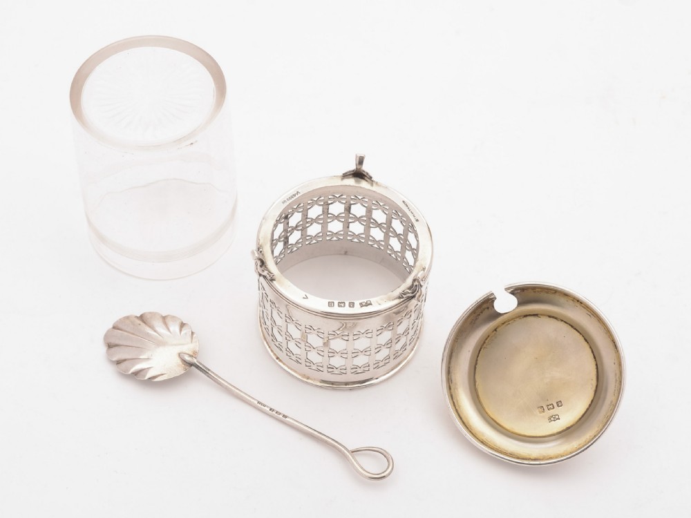 Nice Silver and Glass Preserve Pot, Birmingham 1919 View IV