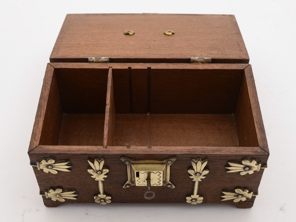 Stunning Victorian Oak and Brass Cigar Box, Circa 1890 View IV