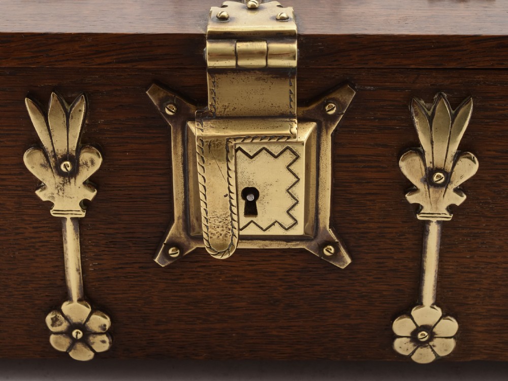 Stunning Victorian Oak and Brass Cigar Box, Circa 1890 View VII