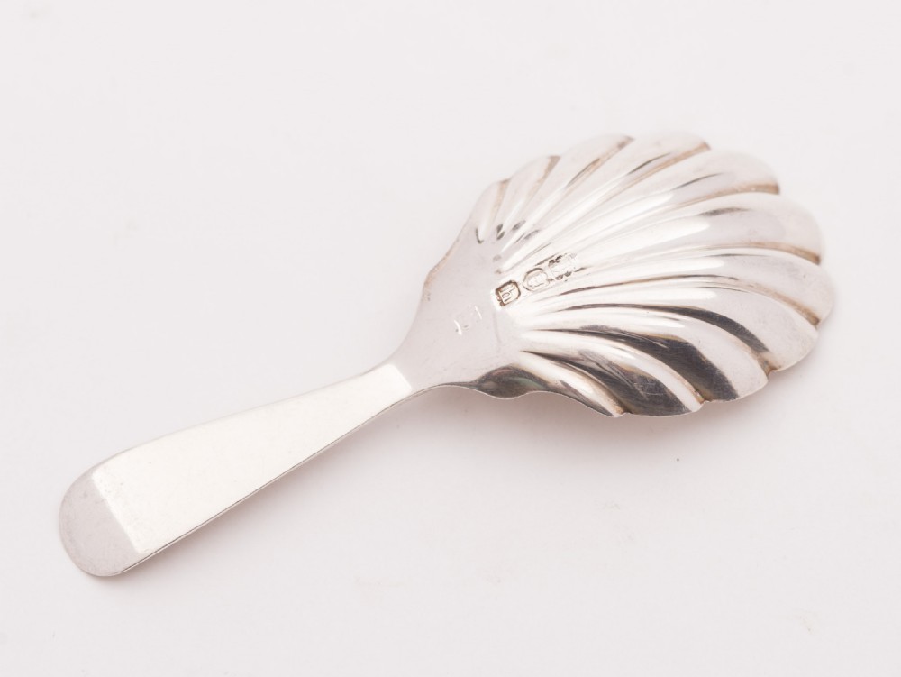 Nice Edwardian Silver Caddy Spoon, London 1903 View II