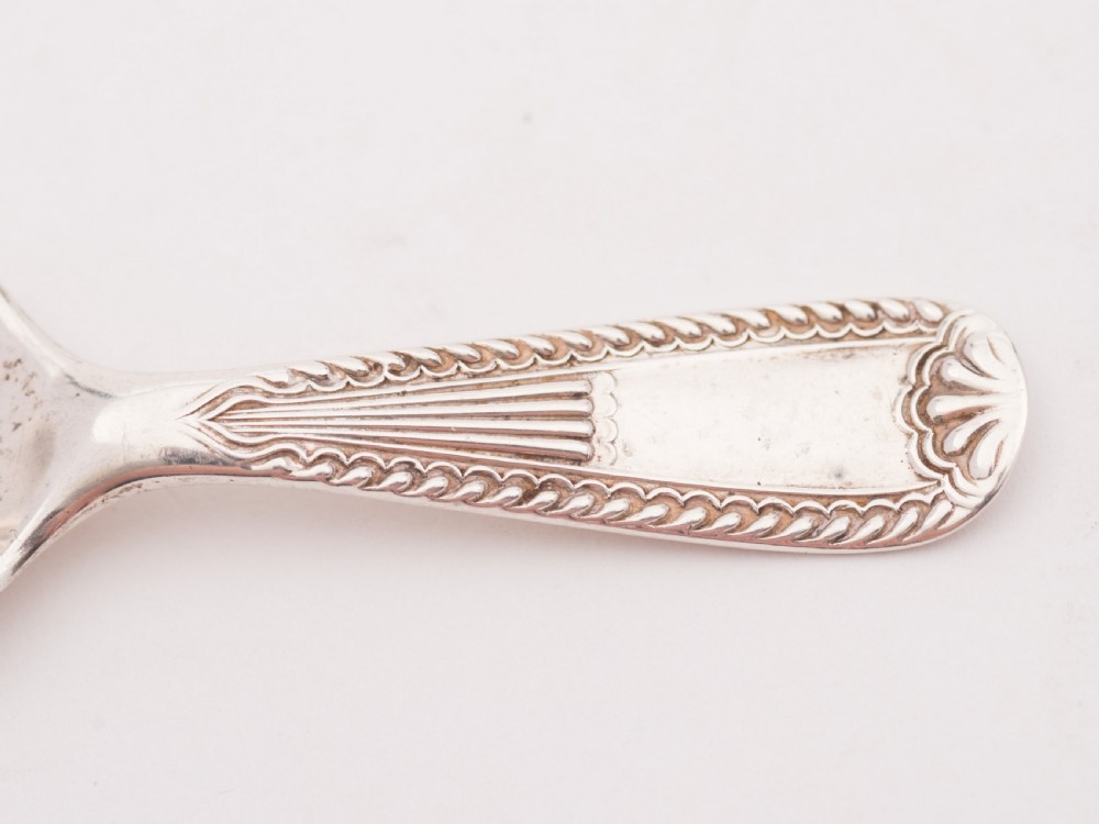Nice Edwardian Silver Caddy Spoon, London 1903 View IV