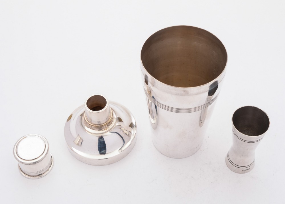 Superb Art Deco Silver Plated Cocktail Shaker, Circa 1930 View II