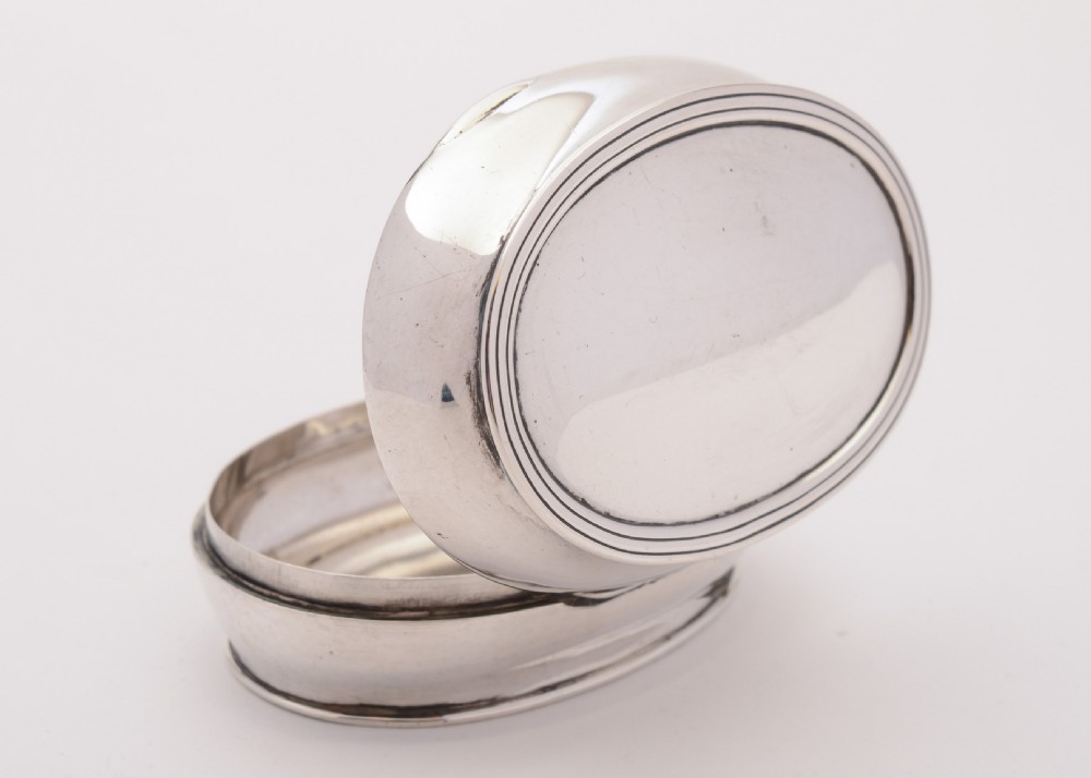 Nice Edwardian Silver Box, London 1902 View III