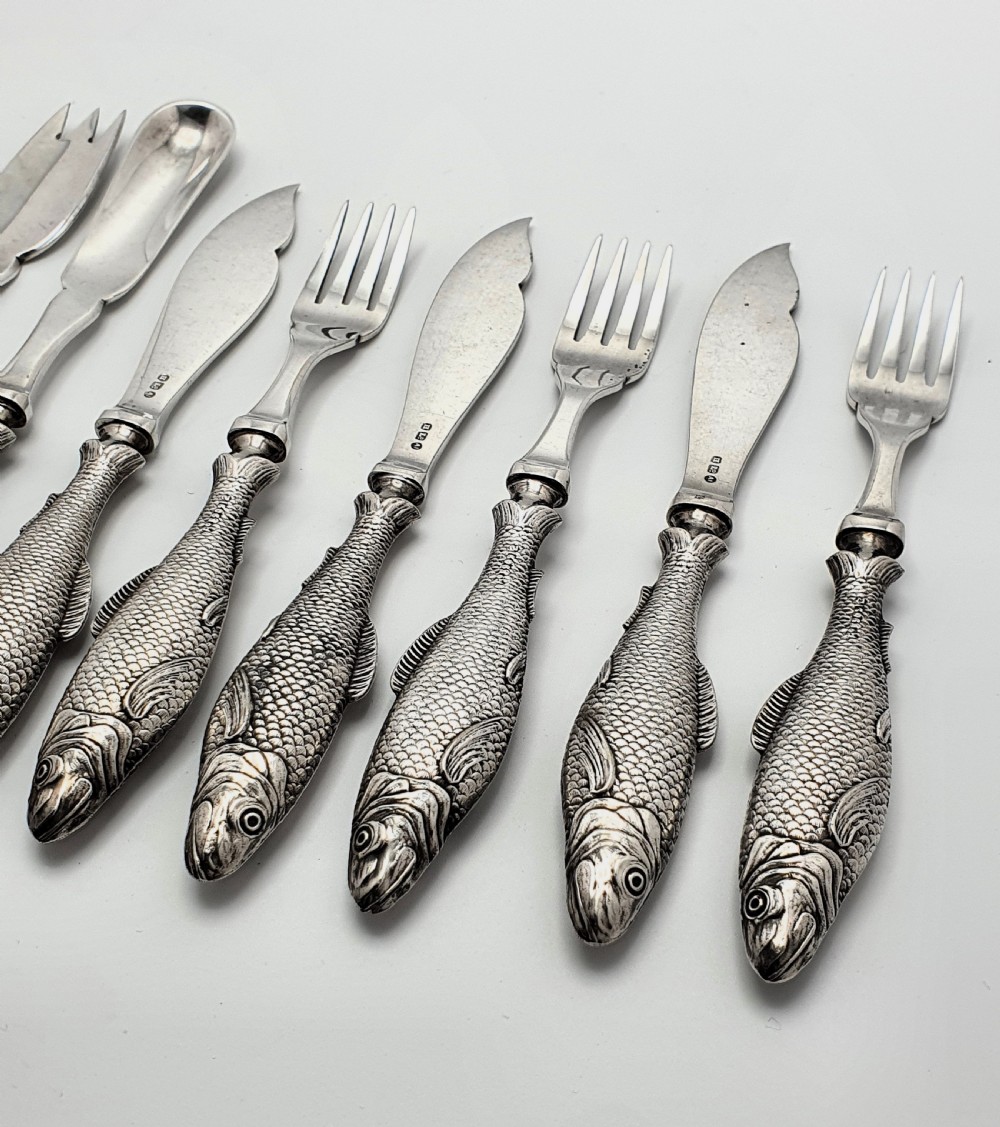 A Stunning 14-piece Harrods fish set - English antique - 1911