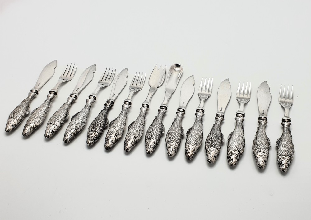 A Stunning 14-piece Harrods fish set - English antique - 1911 View III