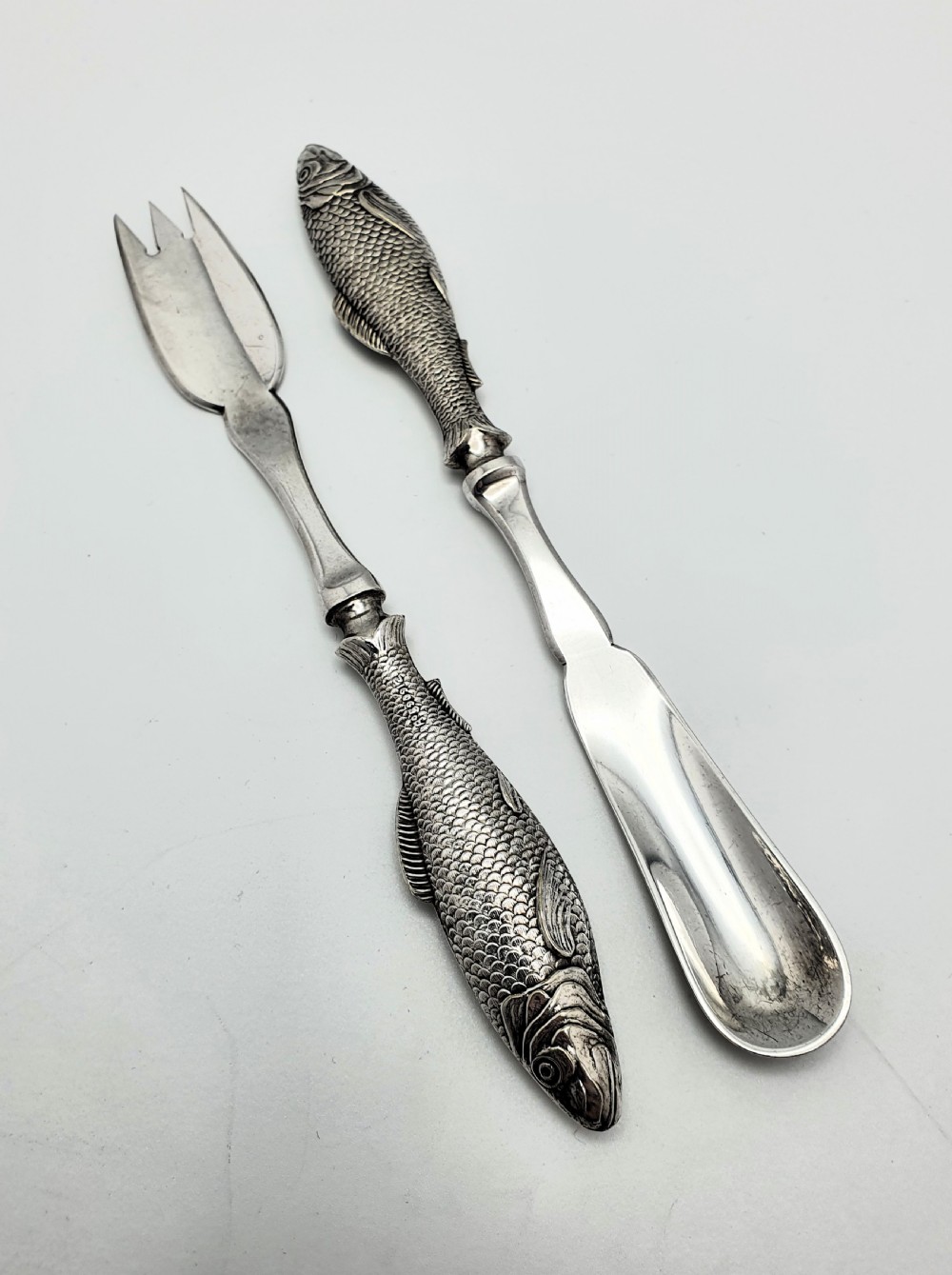 A Stunning 14-piece Harrods fish set - English antique - 1911 View V