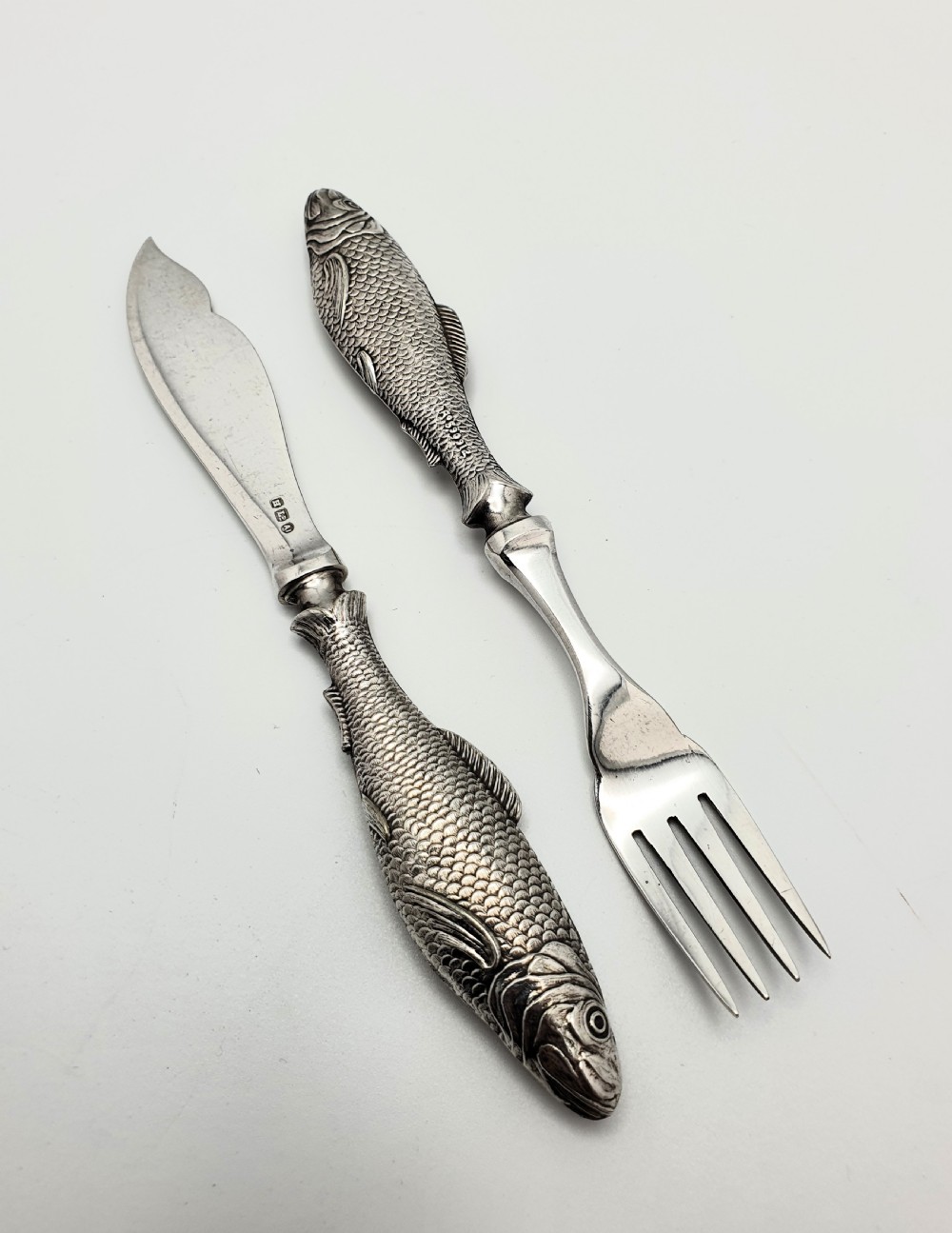 A Stunning 14-piece Harrods fish set - English antique - 1911 View VI