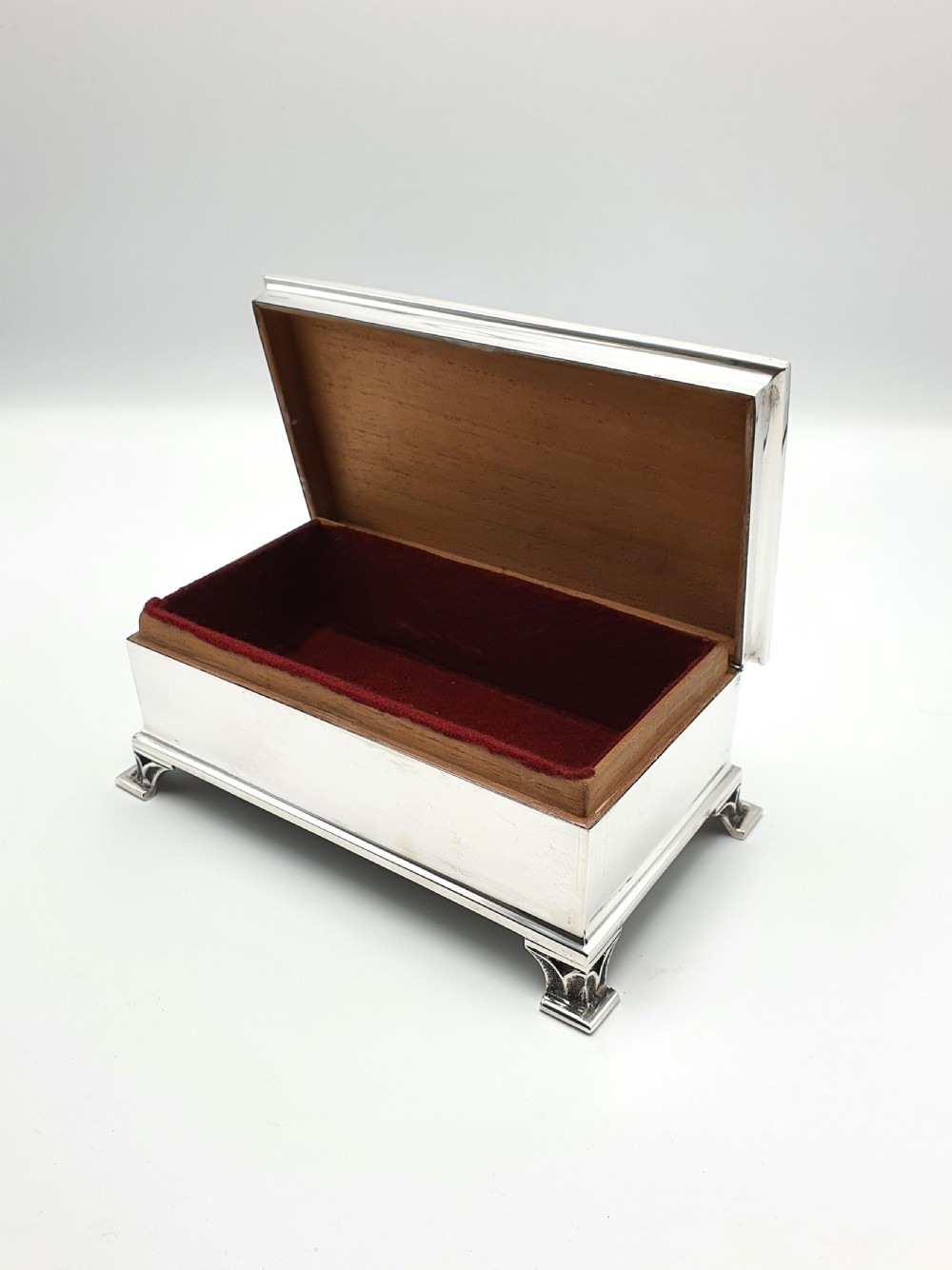 Splendid Art Deco Silver Jewellery Box – Birmingham 1938 View II