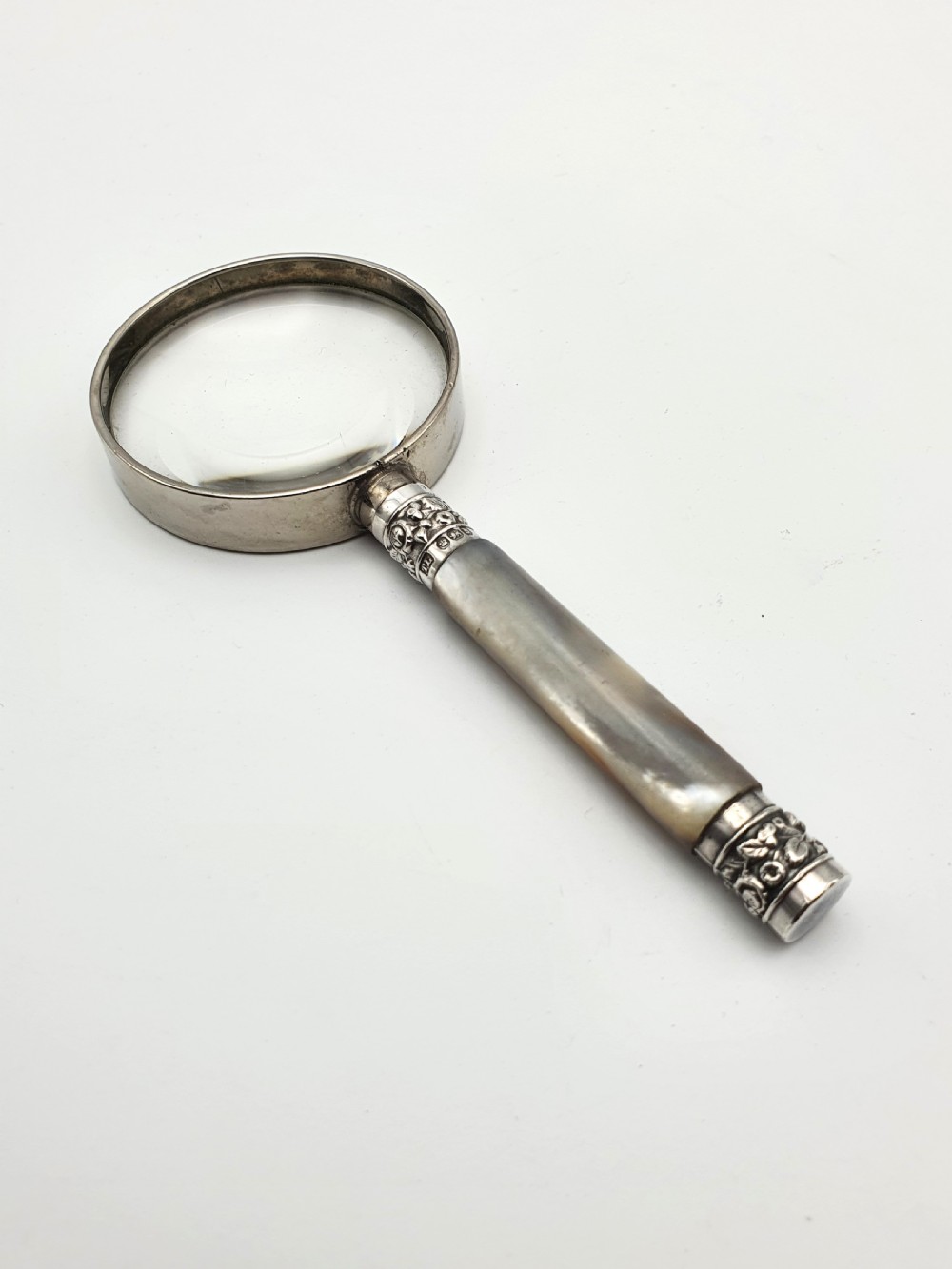 Victorian antique mother of pearl handled magnifying glass - 1894 View III