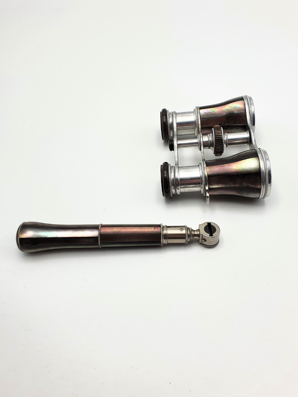 Stylish Aluminium and Mother of Pearl Extending Opera Glasses – circa 1920 View IX