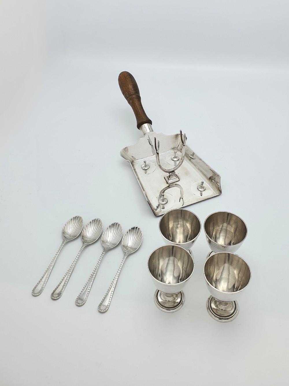 Rare Victorian Novelty Silver Plated Egg Cruet – circa 1890 View III