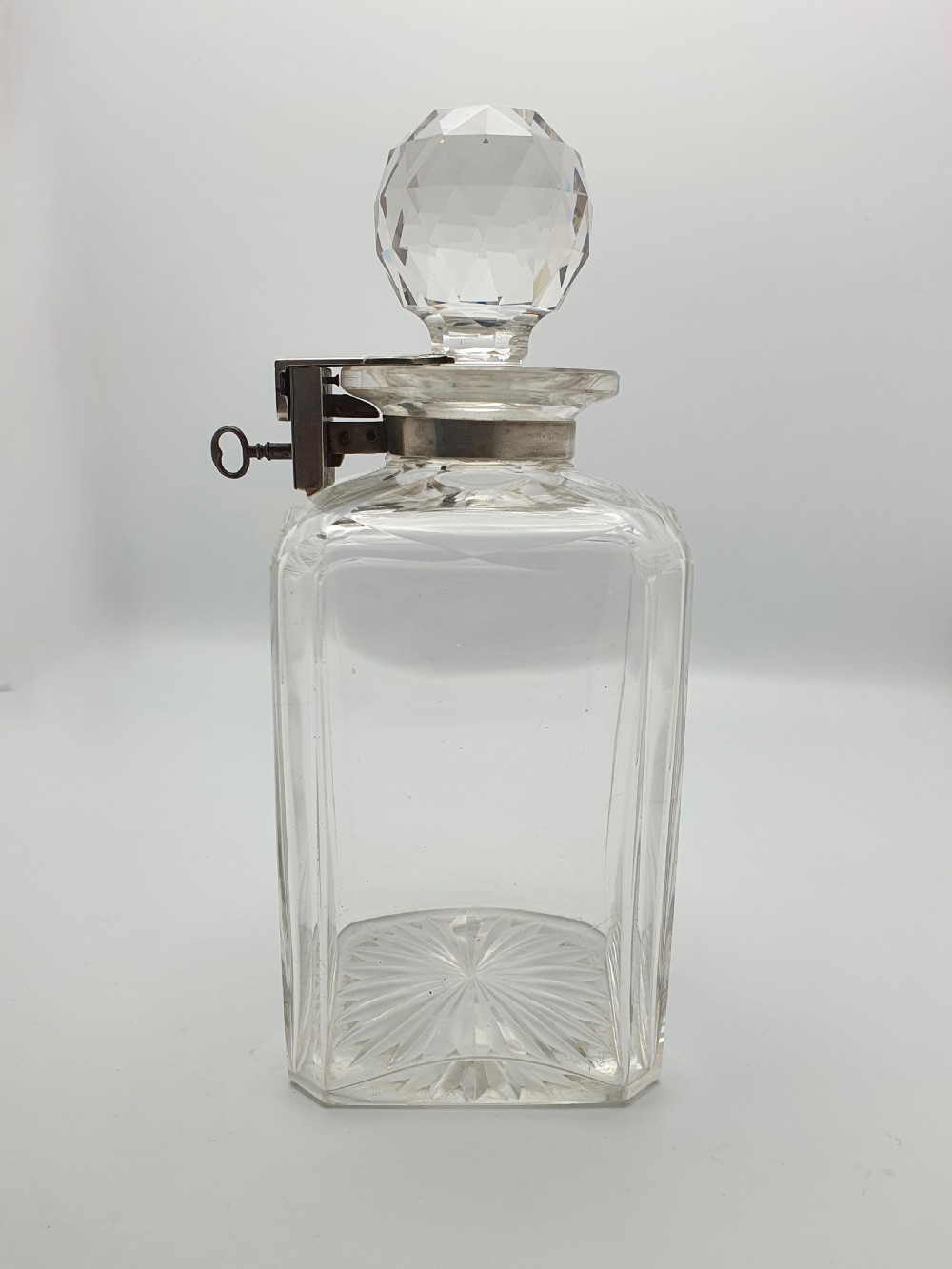 Stunning Antique Edwardian Silver and Cut-Crystal Locking Decanter - 1907 View X