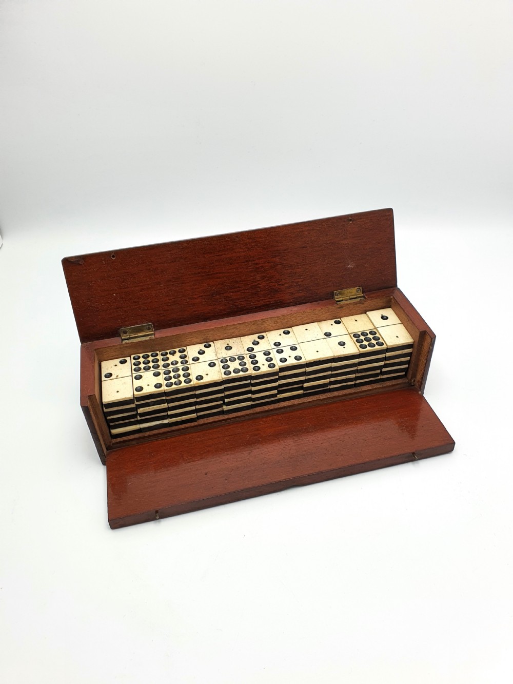 Nice Antique Edwardian Boxed Set of Nines Dominoes - circa 1905 View IV