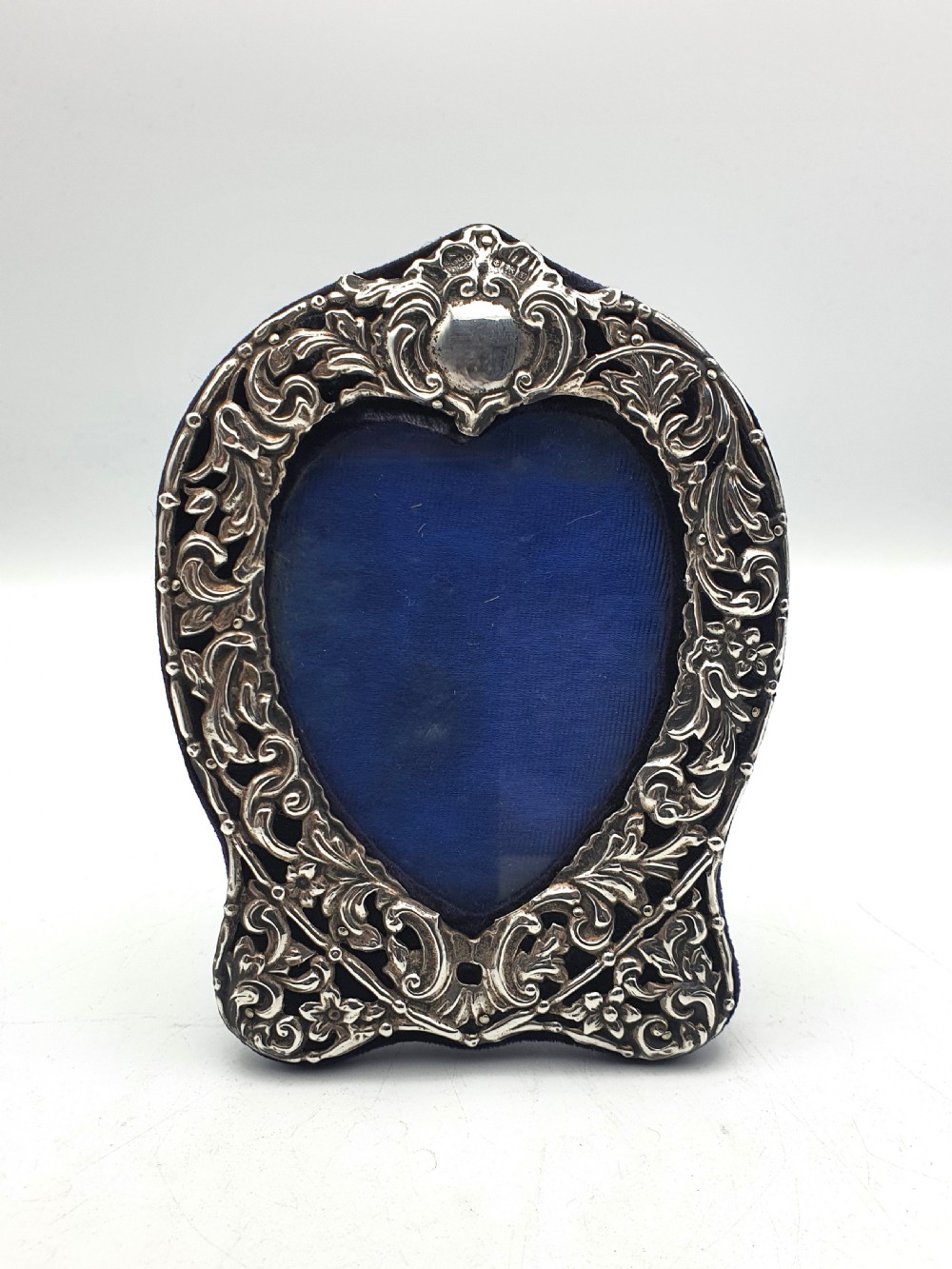Lovely Edwardian Silver Heart Shaped Photo Frame - 1905 View VI
