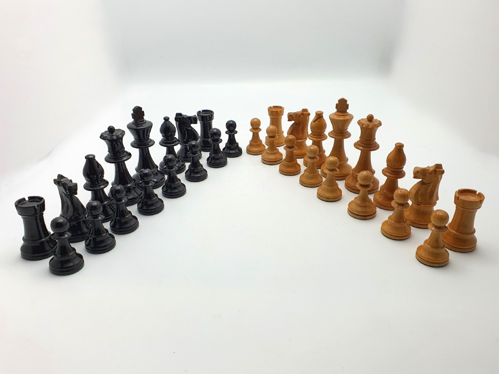 Nice Staunton Style Chess Set – circa 1930