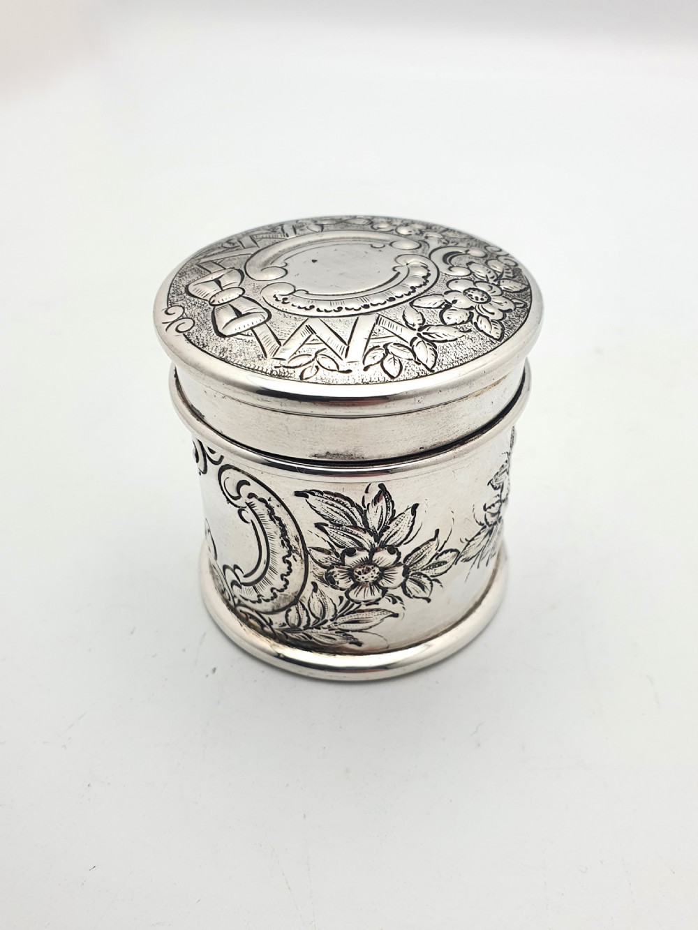 Nice Antique Victorian Solid Silver Box - 1898 View II