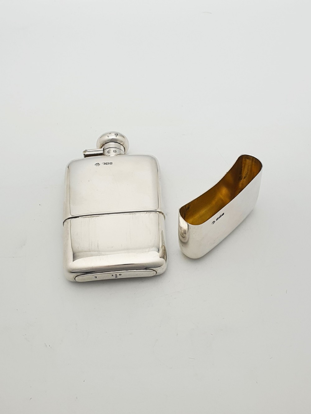Stunning Antique Solid Silver Hip Flask with Detachable Cup - 1915 View IV