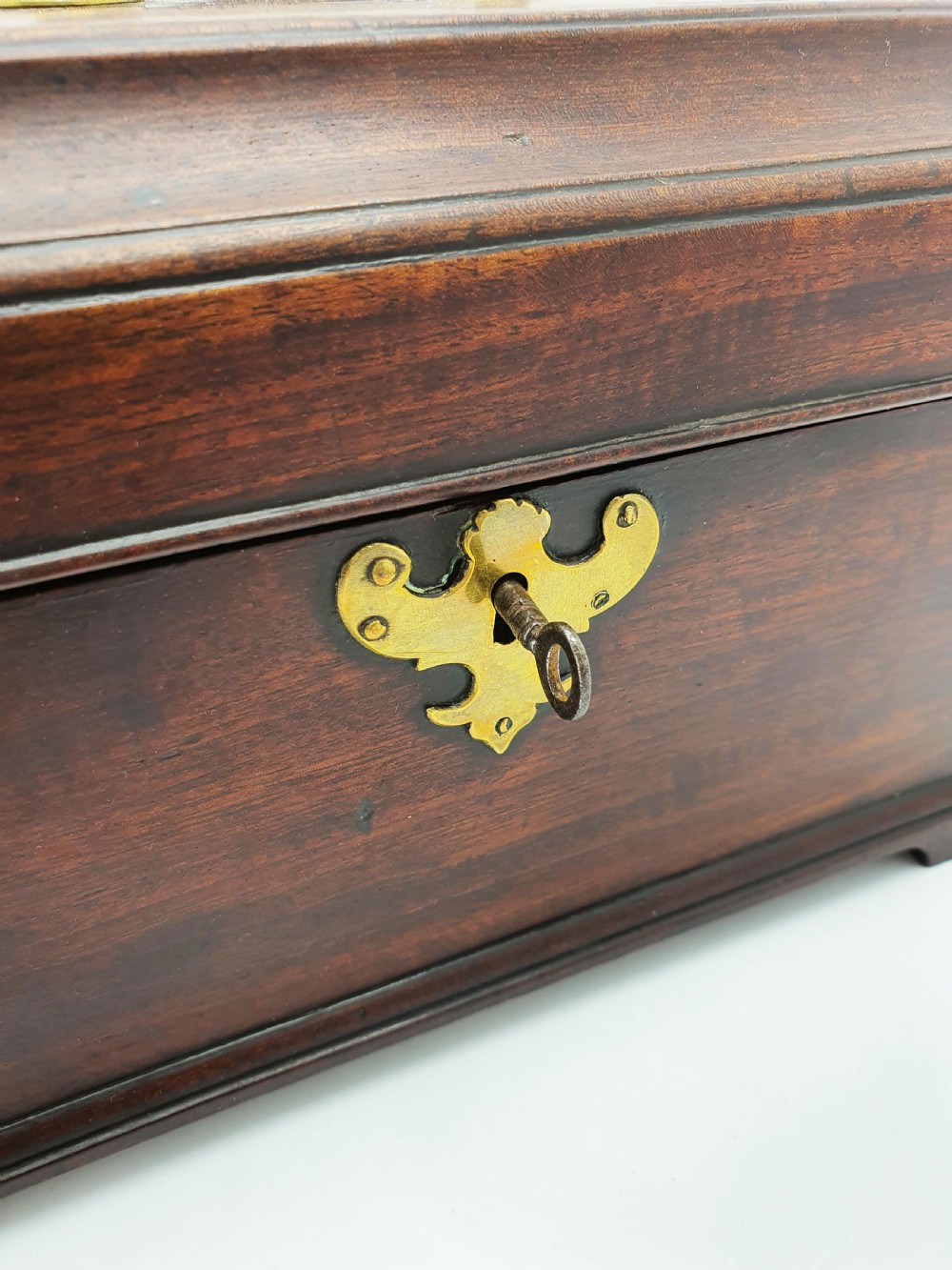 Good Antique Georgian Mahogany Trinket Box with Brass Fittings – circa 1820 View VII