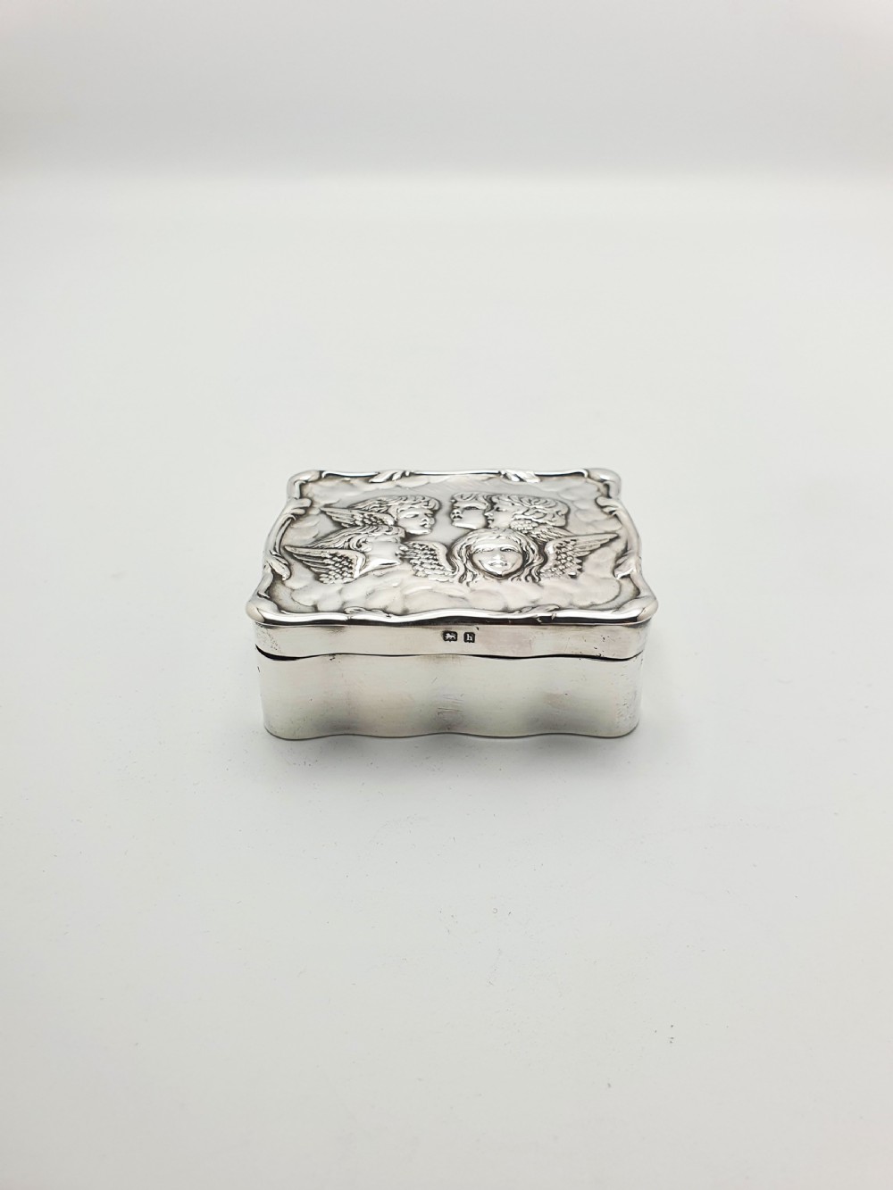 Gorgeous Antique Edwardian Silver Cherub Trinket Box with Velvet Interior - 1907 View III