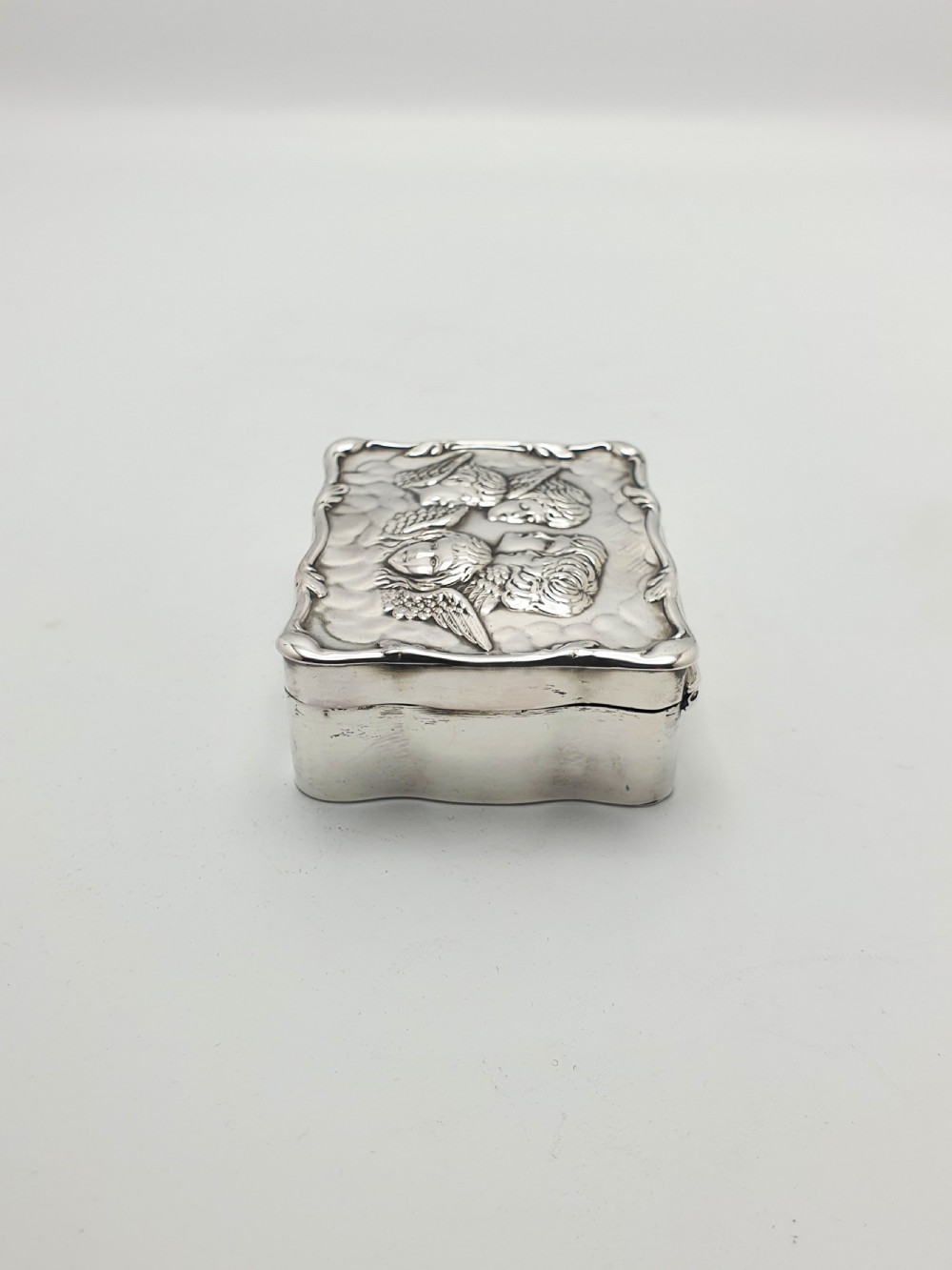 Gorgeous Antique Edwardian Silver Cherub Trinket Box with Velvet Interior - 1907 View V