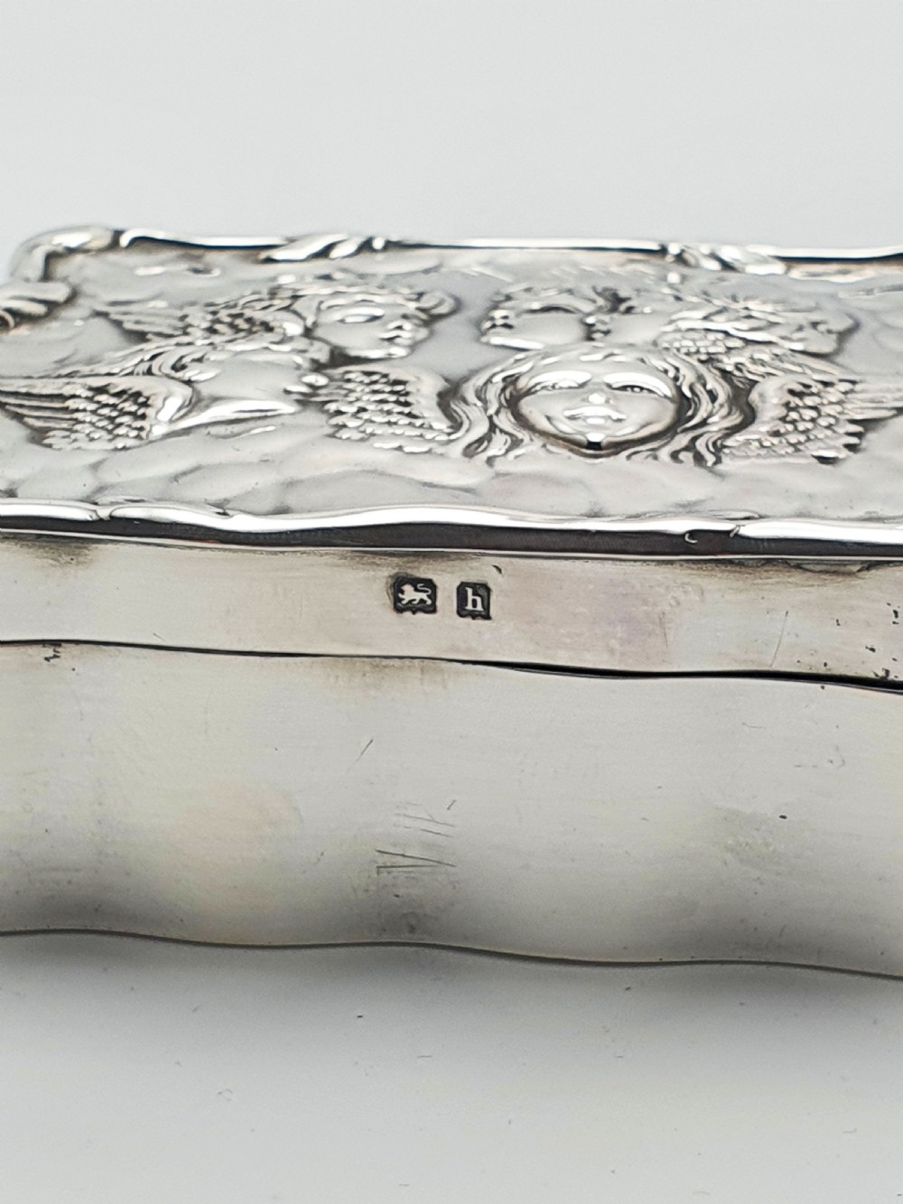Gorgeous Antique Edwardian Silver Cherub Trinket Box with Velvet Interior - 1907 View X