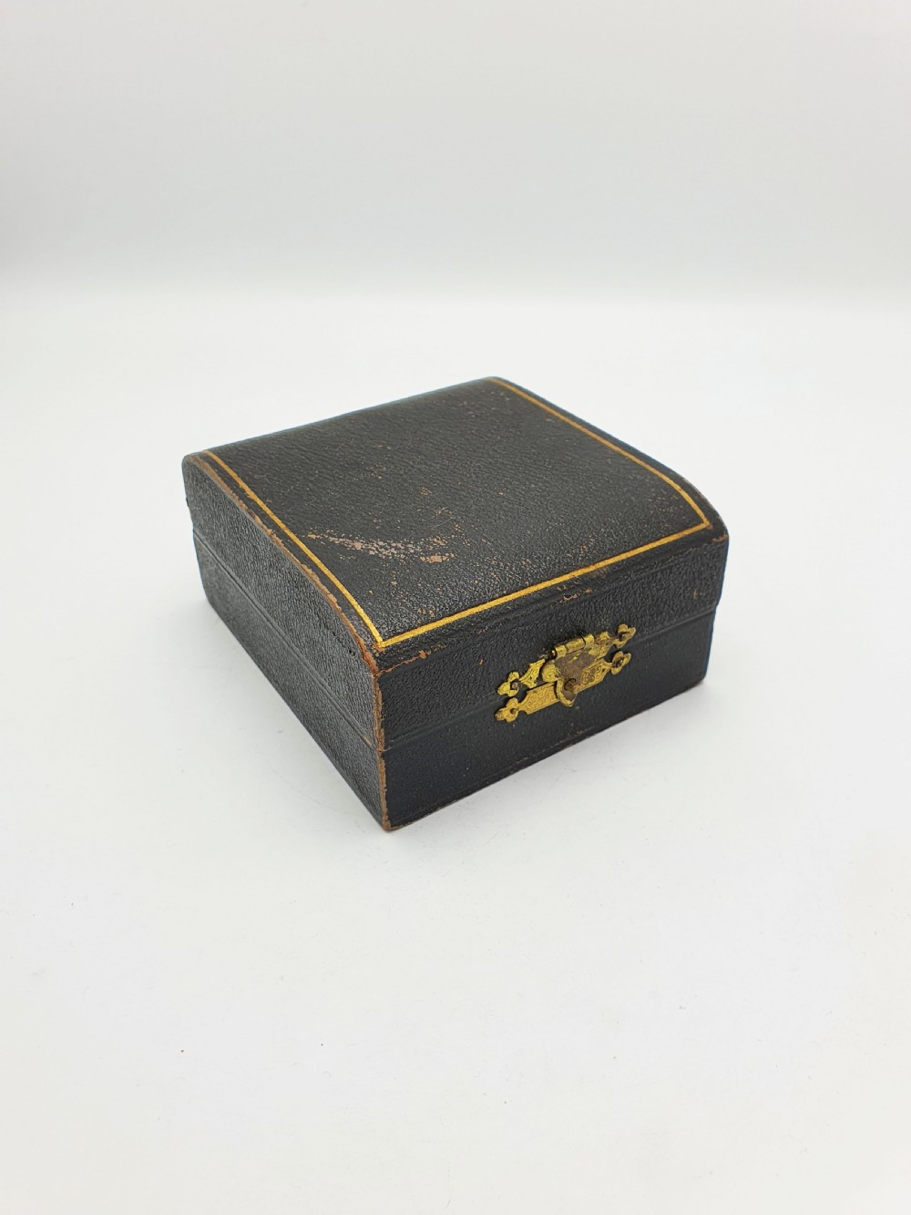 Boxed Set of 6 Antique Victorian Silver-Plated Numbered Napkin Rings – circa 1890 View V