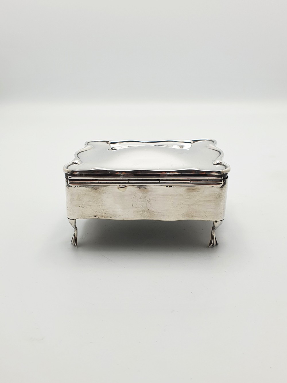 Stunning Antique Edwardian Sterling Silver Jewellery Box with Red Velvet Interior - 1906 View VII