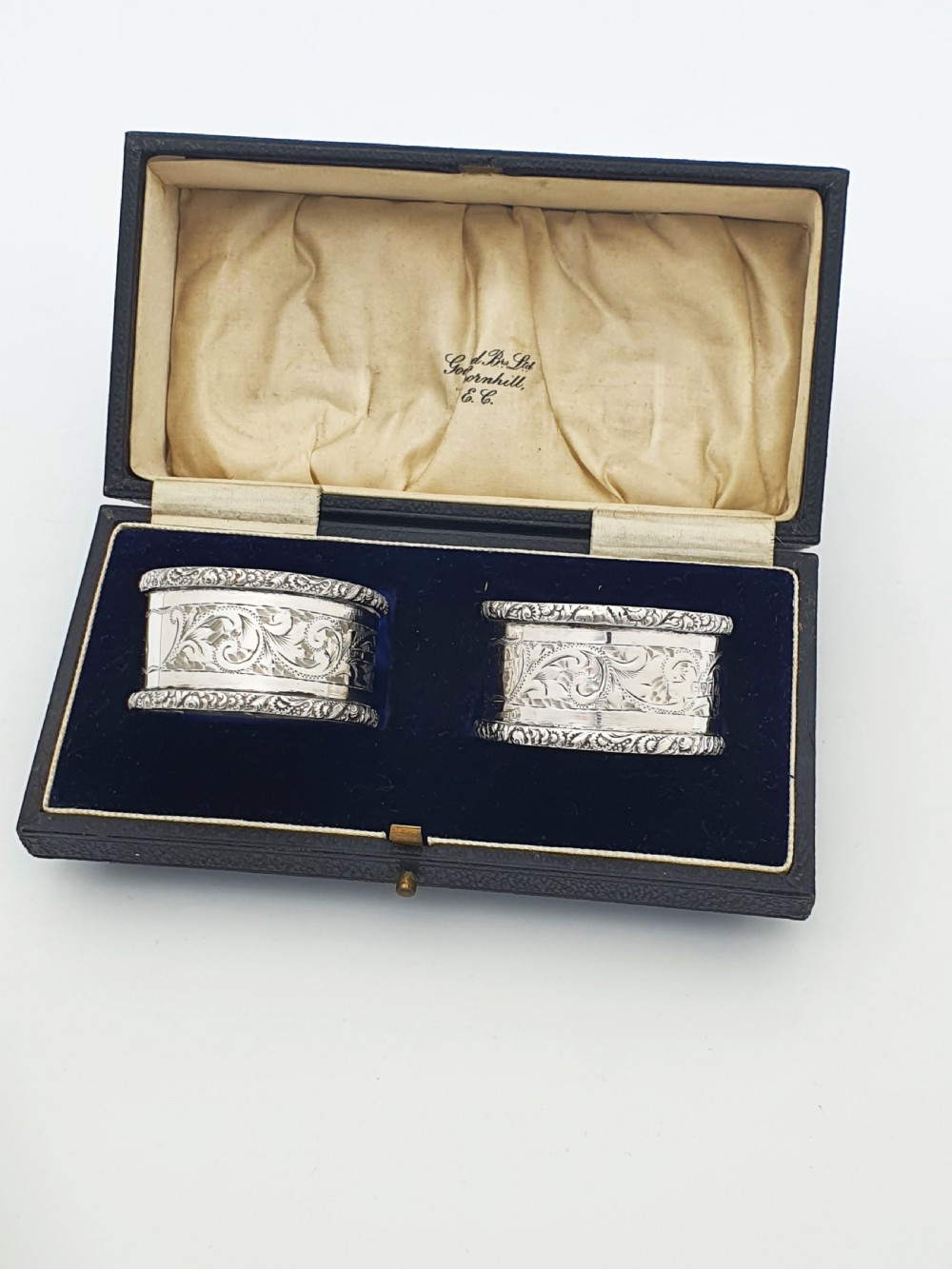 Lovely Pair of Edwardian Sterling Silver Napkin Rings in Fitted Case - 1906 View II
