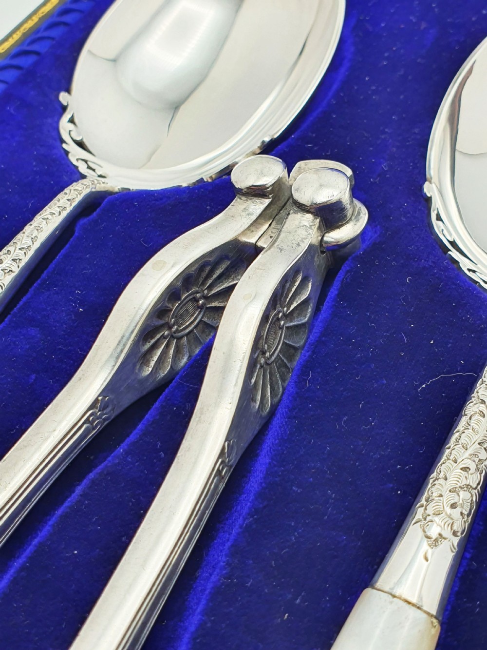 Antique Cased Edwardian Silver-Plate & Mother-of-Pearl Dessert Service – circa 1905 View VI