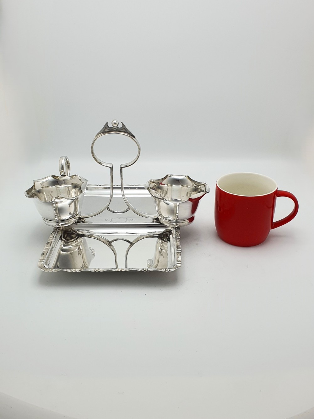 Lovely Antique Edwardian Silver-Plated Strawberry Dish – circa 1905 View IX