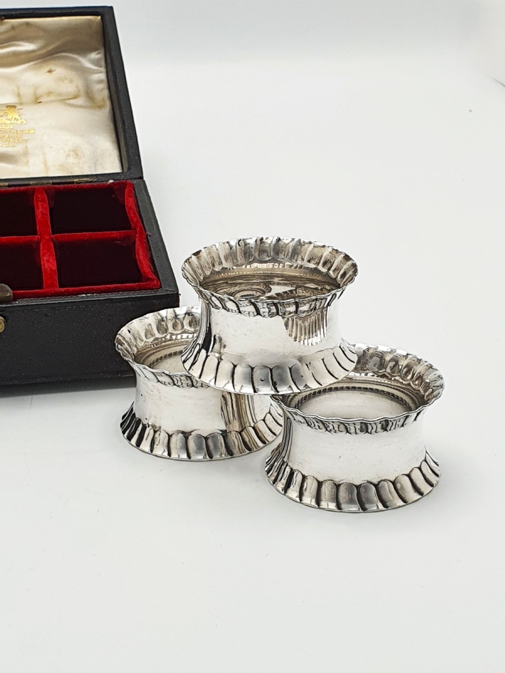Set of 6 Antique Edwardian Silver-Plated Napkin Rings in Fitted Case – circa 1905 View III