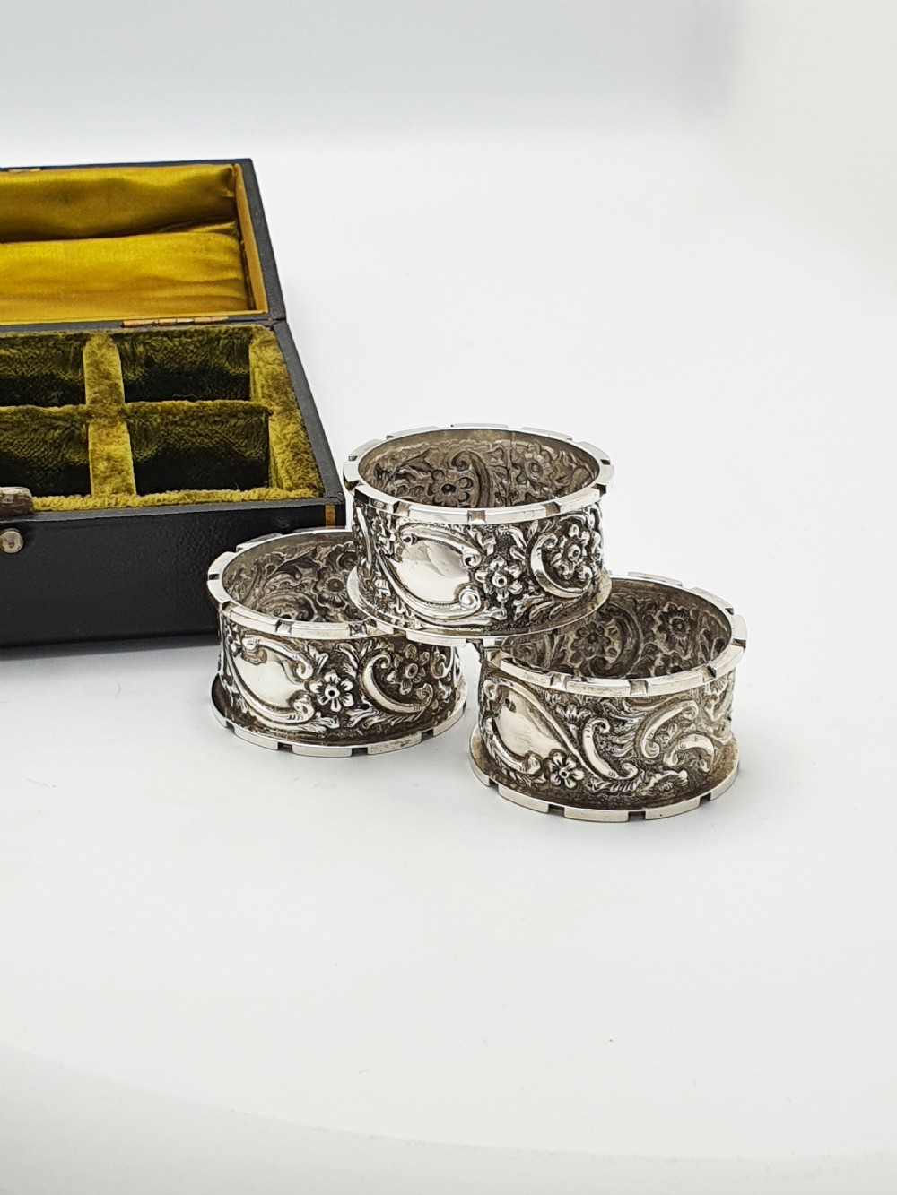 Nice Boxed Set of 6 Ornate Antique Victorian Silver Plated Napkin Rings – circa 1890 View V
