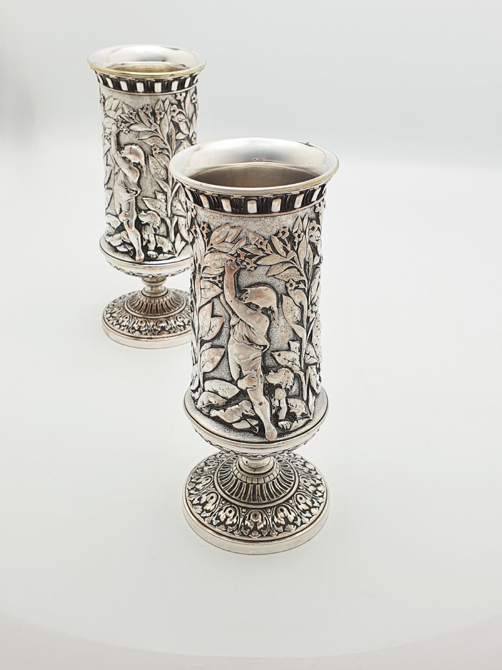 Stunning Pair of Antique Silver-Plated Elkington & Co. Vases - 1875 View V