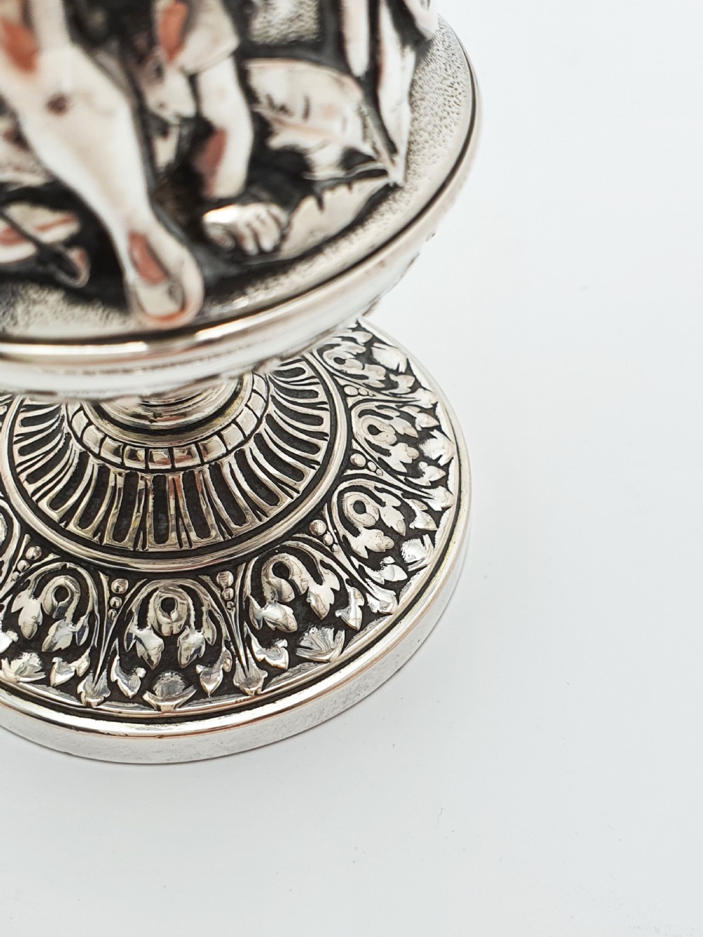 Stunning Pair of Antique Silver-Plated Elkington & Co. Vases - 1875 View VI
