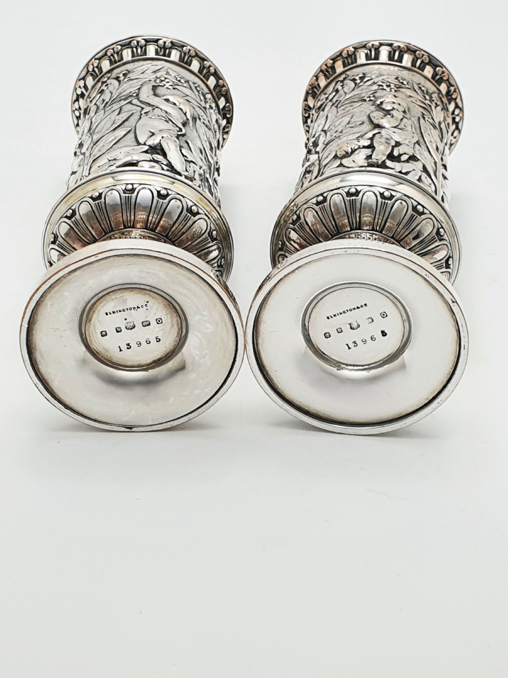 Stunning Pair of Antique Silver-Plated Elkington & Co. Vases - 1875 View VIII