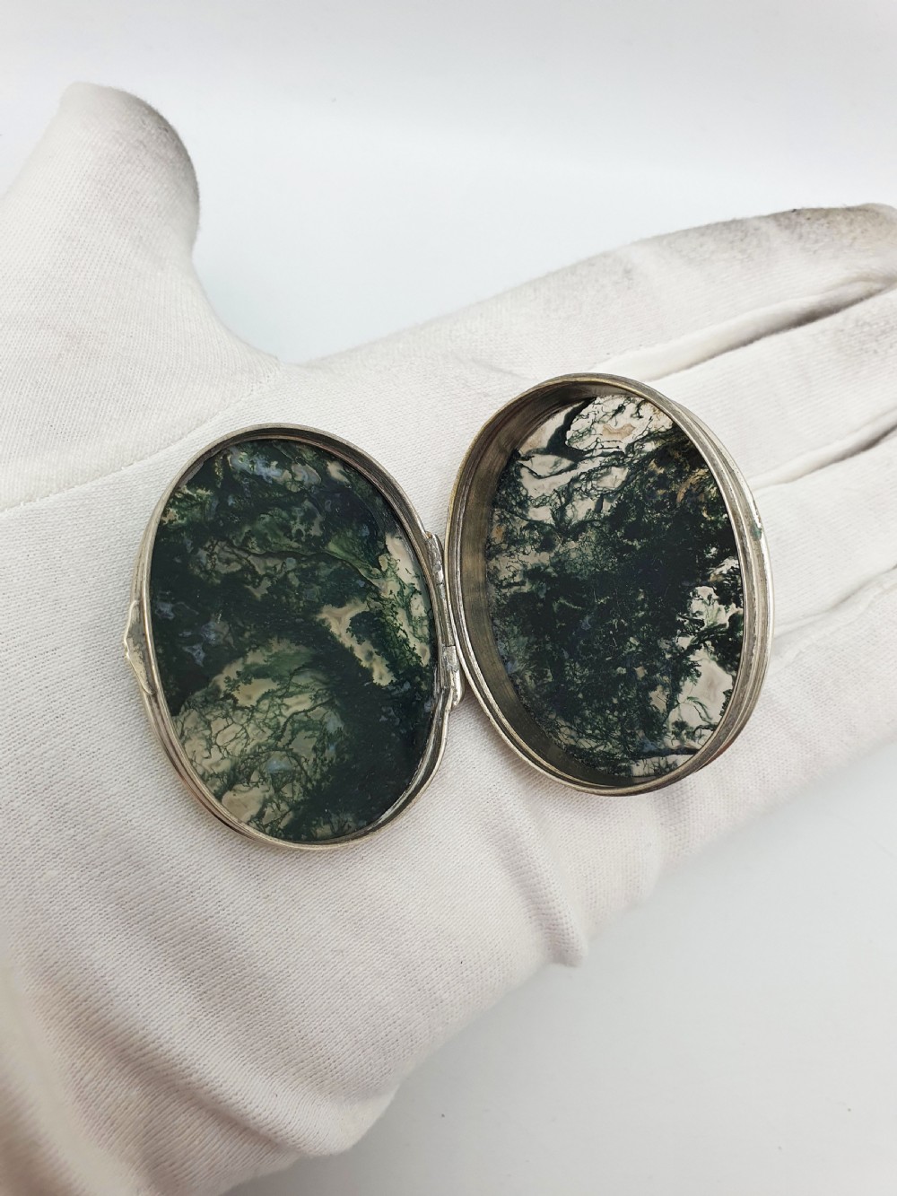 Lovely Antique Victorian Moss Agate Pill Box – circa 1890 View III