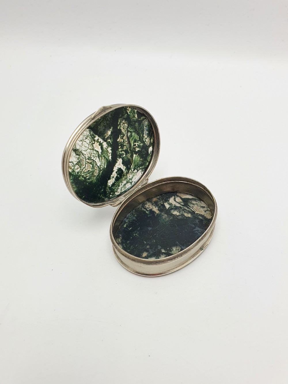 Lovely Antique Victorian Moss Agate Pill Box – circa 1890 View V