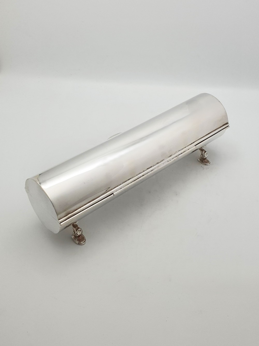 Nice Vintage Silver-Plated Biscuit Box with Hinged Lid – circa 1960 View III