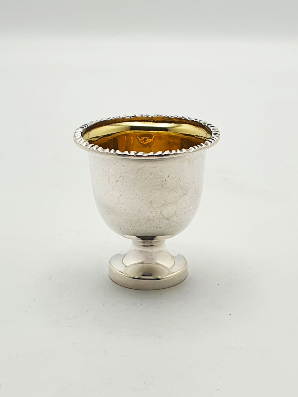 Lovely Antique Sterling Silver Egg Cup with Gilt Interior - 1918 View IV