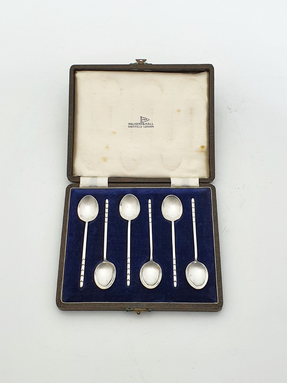 Lovely Cased Set of 6 Sterling Silver Coffee Spoons by Walker & Hall - 1948 View II
