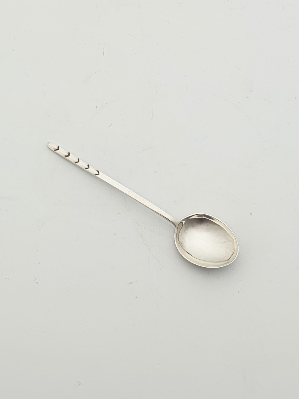 Lovely Cased Set of 6 Sterling Silver Coffee Spoons by Walker & Hall - 1948 View VI