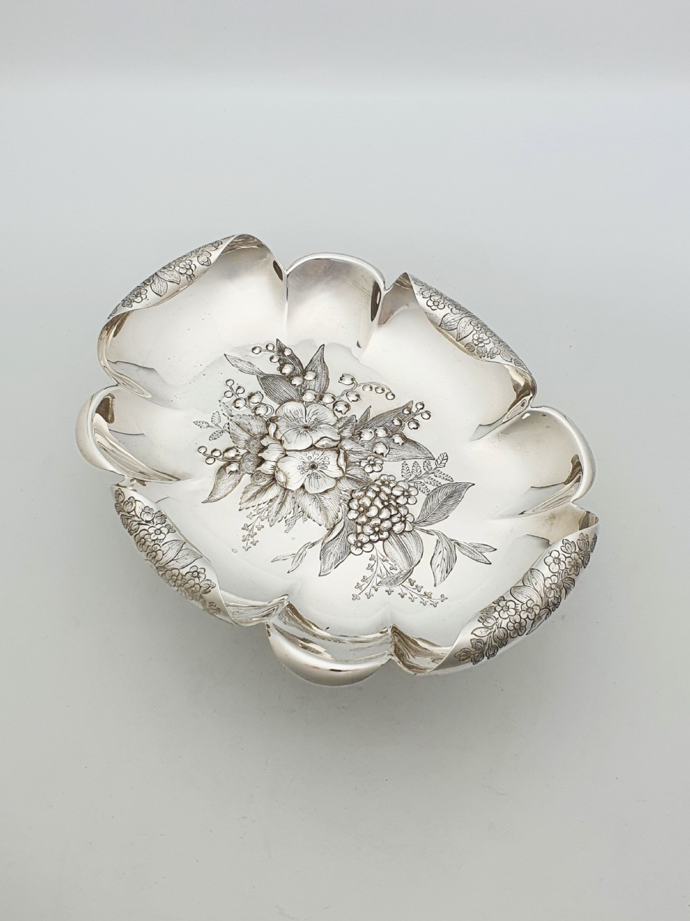 Beautiful Antique Victorian Fruit Dish With Engraved Floral Centre – circa 1890 View II