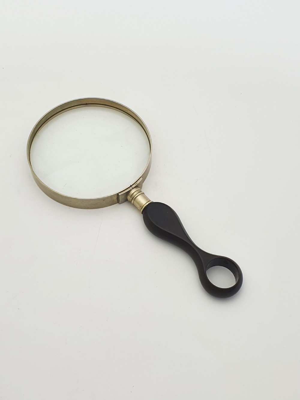 Large Antique Victorian Magnifying Glass With Shaped Horn Handle – circa 1880