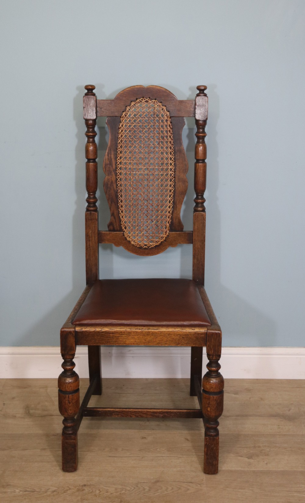 Jacobean style oak dining room suite of excellent quality View XIII