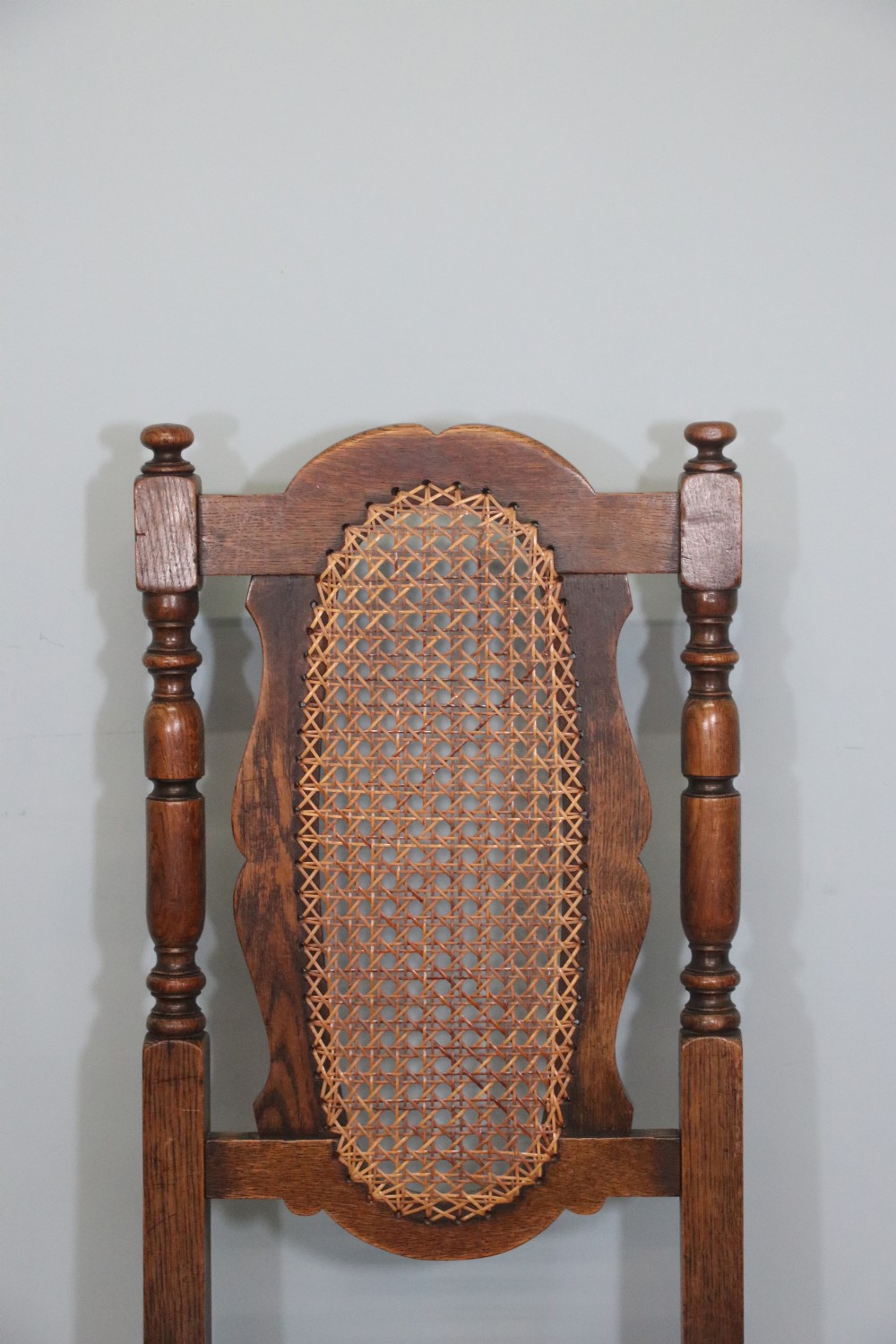Jacobean style oak dining room suite of excellent quality View XIV