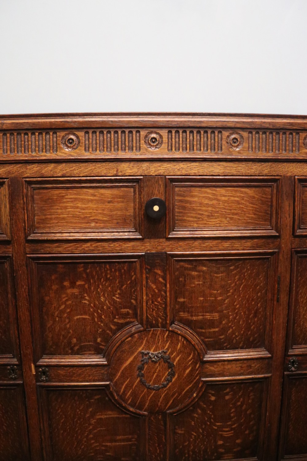 Jacobean style oak dining room suite of excellent quality View XXI