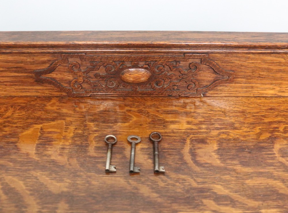 Jacobean style oak dining room suite of excellent quality View XXV