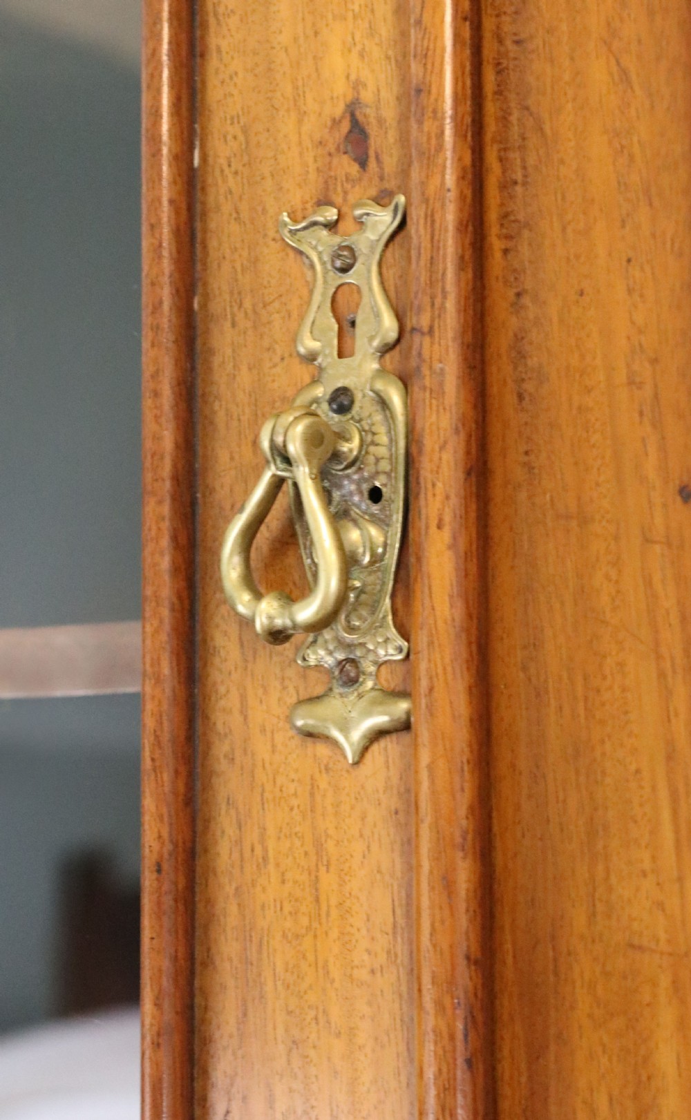 Late Victorian American walnut secretaire bookcase cabinet. View XII