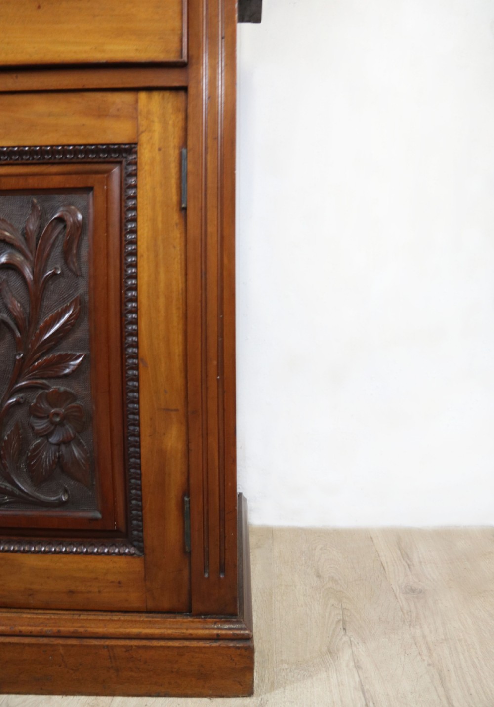 Late Victorian American walnut secretaire bookcase cabinet. View XXIX