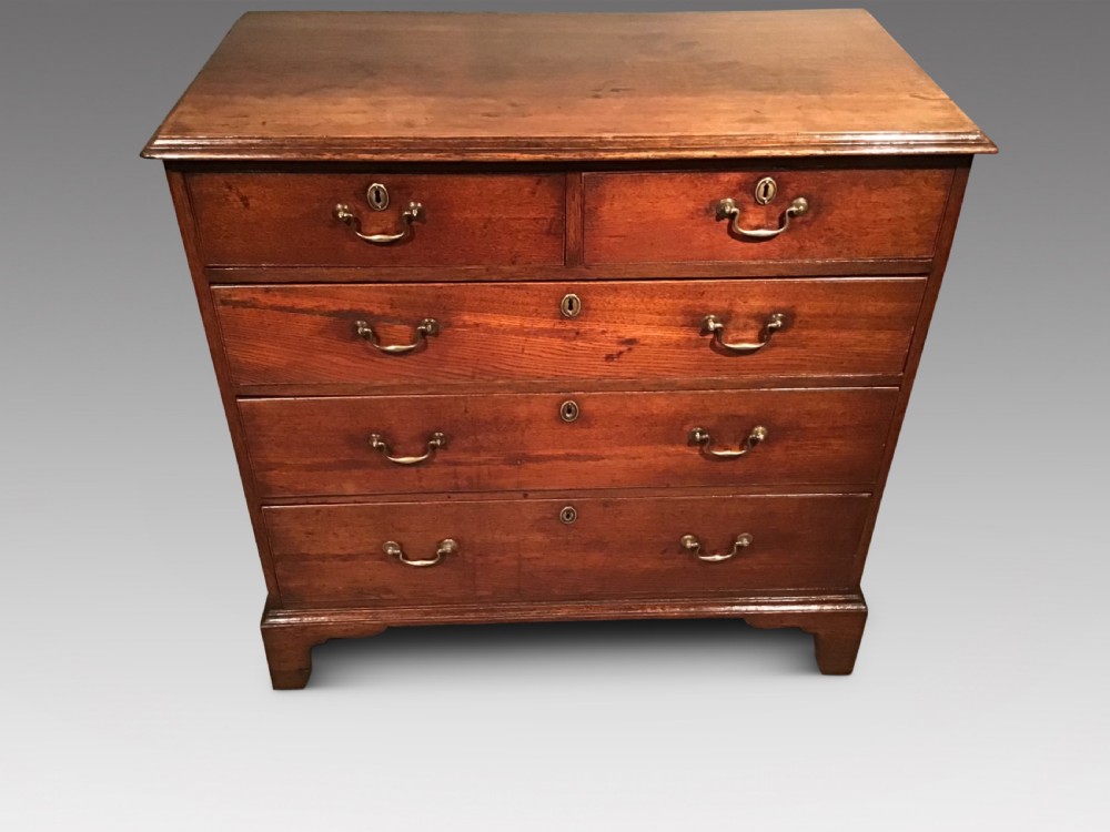 Georgian oak chest of drawers 